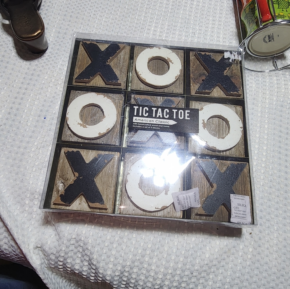 WOOD & METAL NIB TIC TAC TOE BOARD GAME OR WALL DECOR